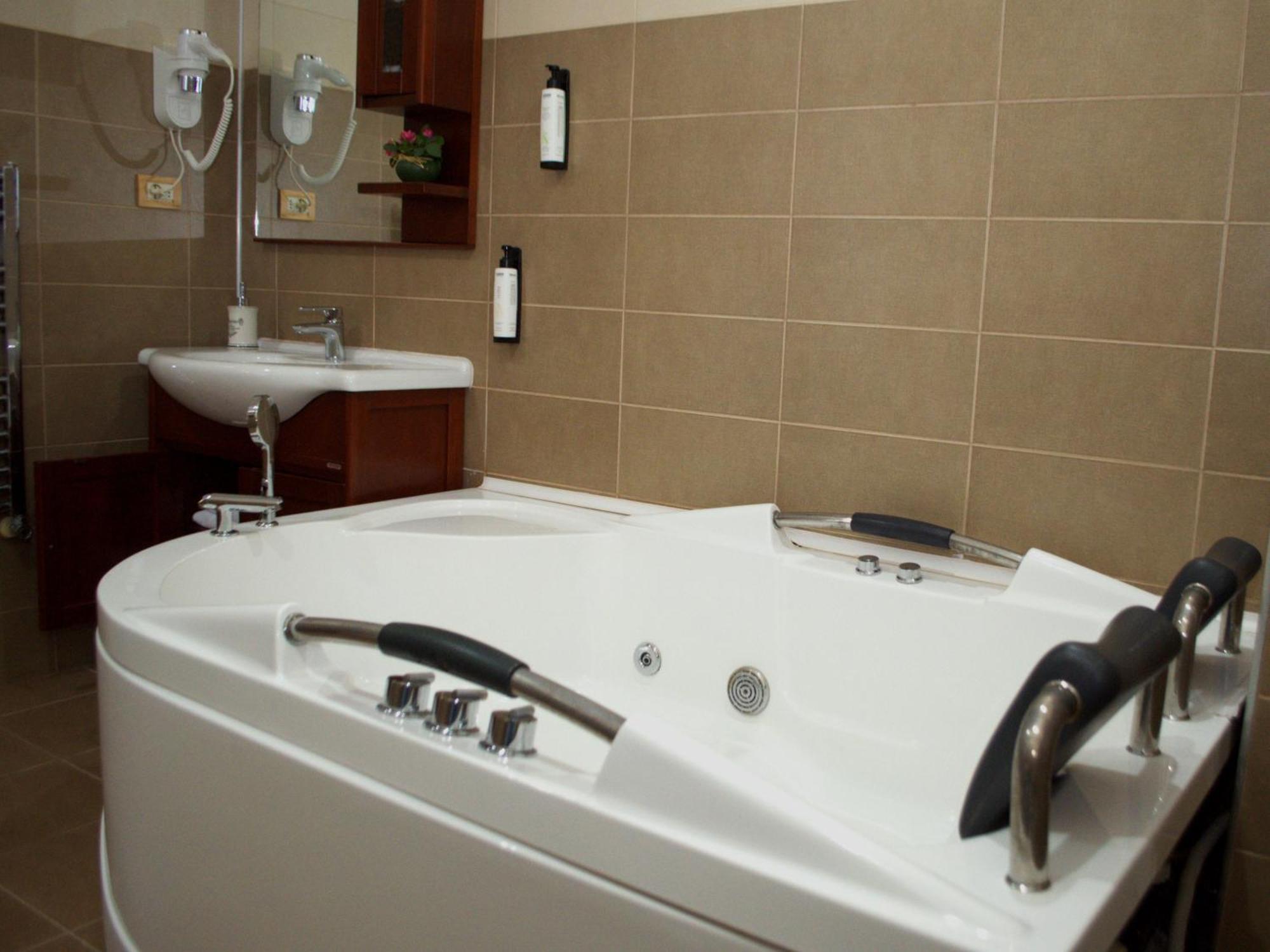 Hotel Emd Μπακάου Εξωτερικό φωτογραφία