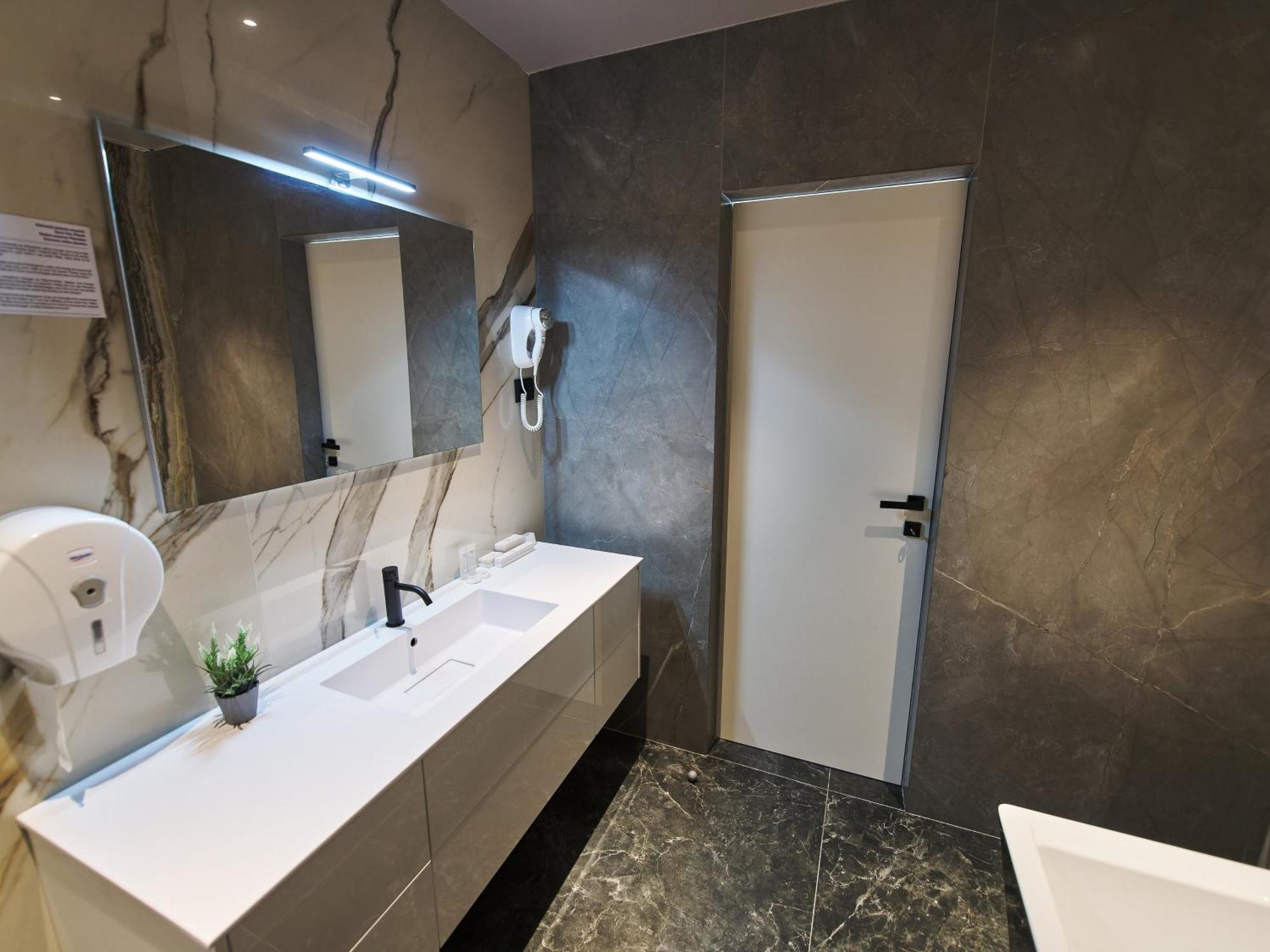 Hotel Emd Μπακάου Εξωτερικό φωτογραφία
